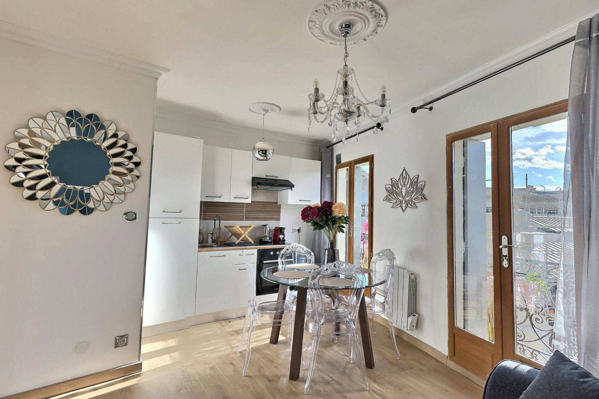 Appartement De Charme Avec Balcon Au Pied Des Commerces Béziers Exteriör bild